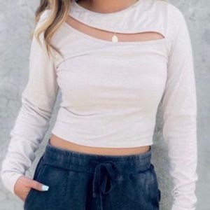 💥SALE💥 NWT Le Lis Front and Back Cut Out Top Taupe